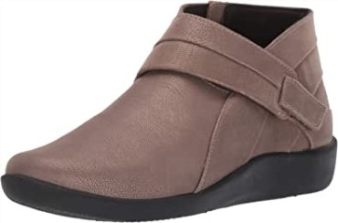 Botines Clarks Sillian Rani De Mujer Sintético Metalizado Peltre