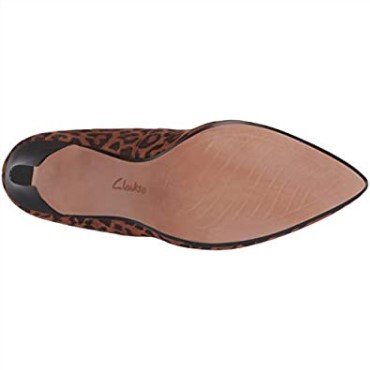 Zapatos De Salón Con Tulipán Illeana De Clarks Para Mujer En Ante De Leopardo Tostado Oscuro