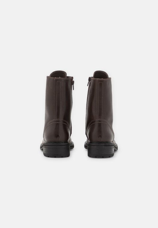 Botines Con Cordones Clarks Tilham Lace Marrón Oscuro
