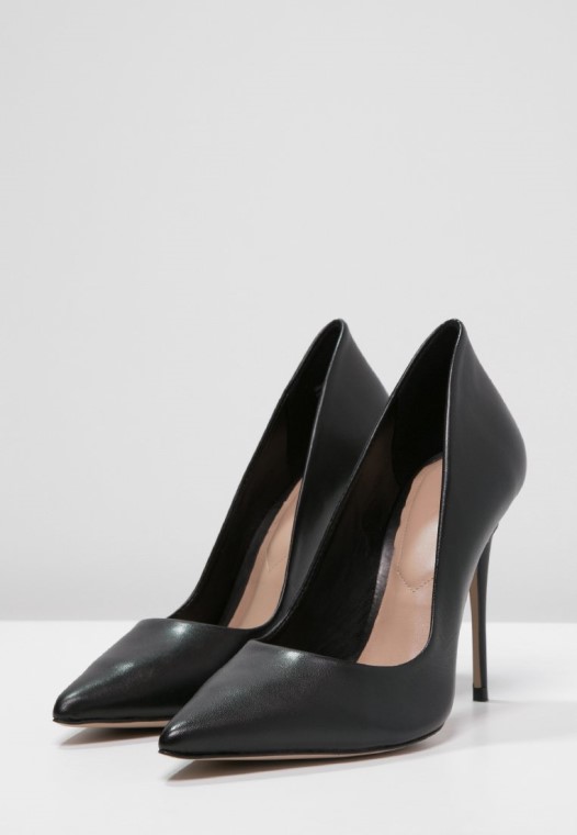 Tacones Negros Clarks Cassedy