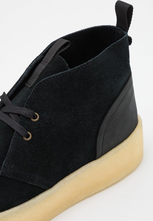 Botines Con Cordones Desert Cup Clarks Negro