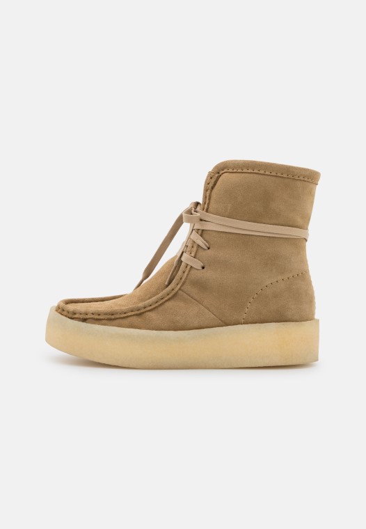 Botas Altas De Invierno Clarks Wallabee Cup Marrón Claro