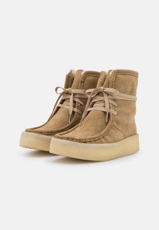 Botas Altas De Invierno Clarks Wallabee Cup Marrón Claro