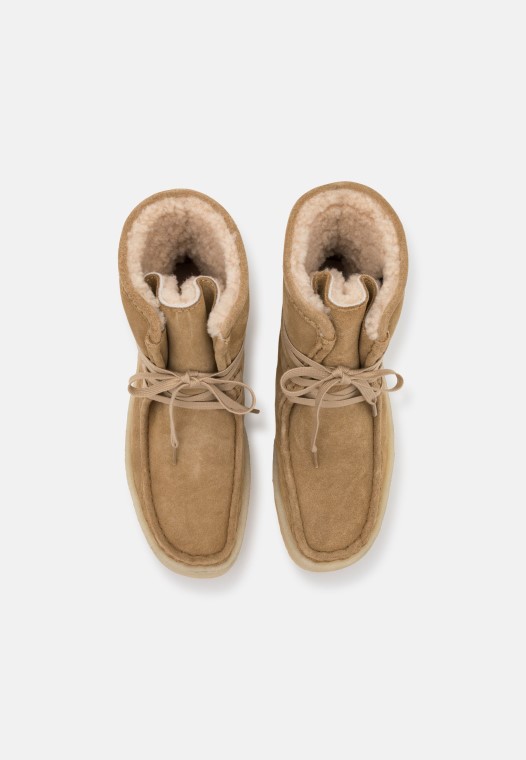 Botas Altas De Invierno Clarks Wallabee Cup Marrón Claro