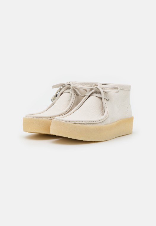 Blanco Clarks Wallabee Taza Casual Con Cordones
