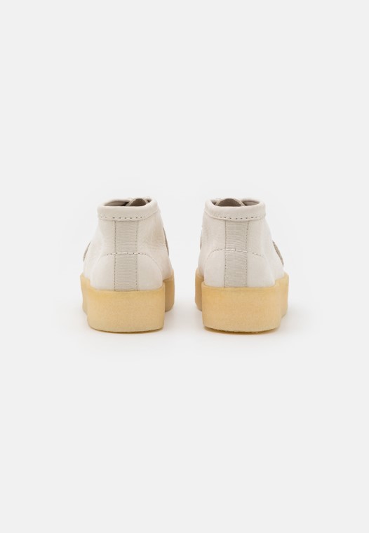 Blanco Clarks Wallabee Taza Casual Con Cordones