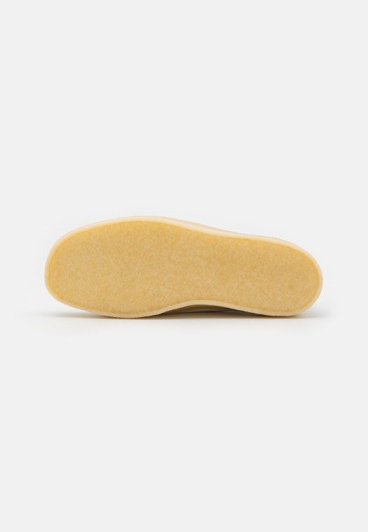Blanco Clarks Wallabee Taza Casual Con Cordones