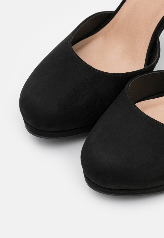 Tacones Negros Clarks De Moda