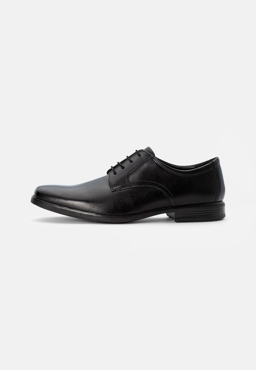 Zapatos De Cordones Negros Clarks Howard Walk