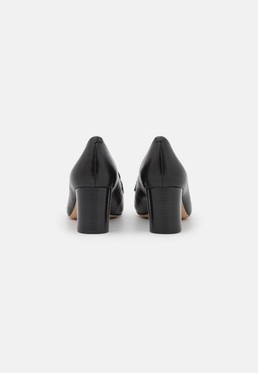 Brendi Clásico Tacones Clarks Negro