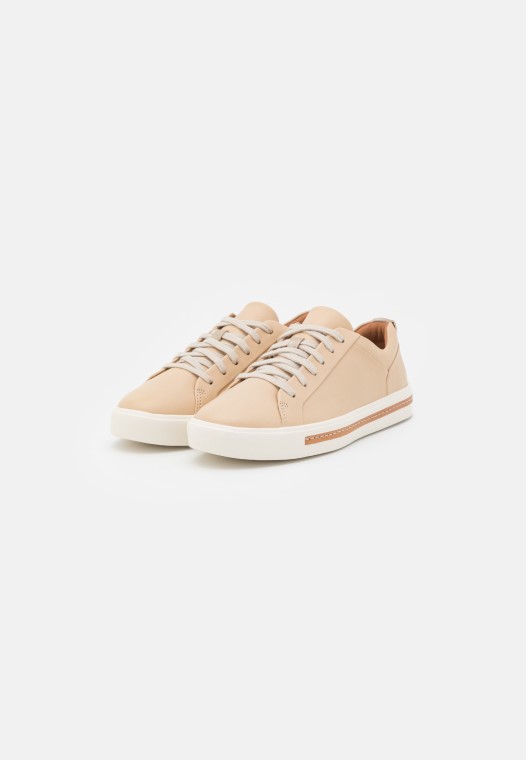 Zapatillas Clarks Light Sand Un Maui Con Cordones