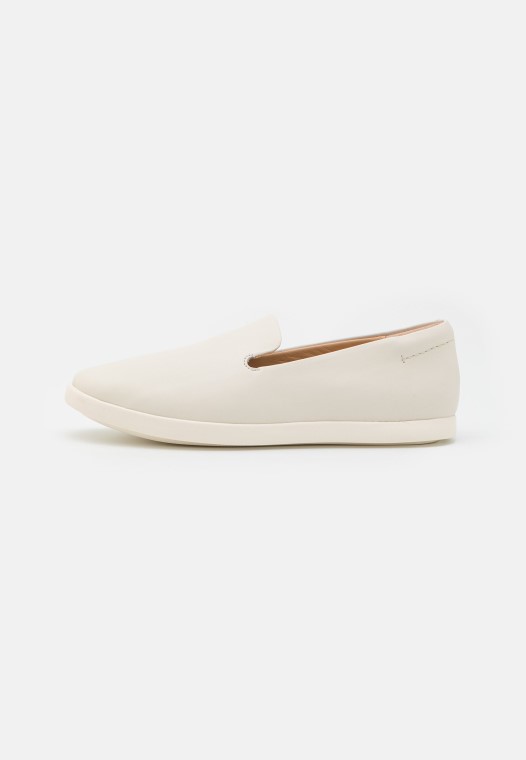 Zapatillas Sin Cordones Ace Lite Blancas Clarks
