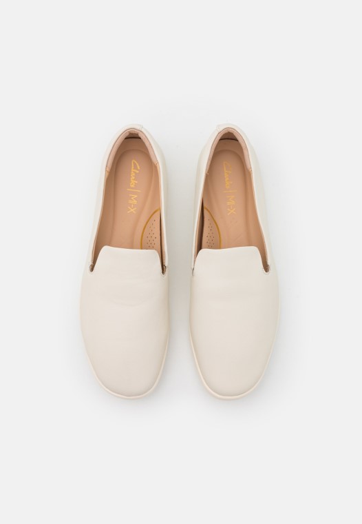 Zapatillas Sin Cordones Ace Lite Blancas Clarks