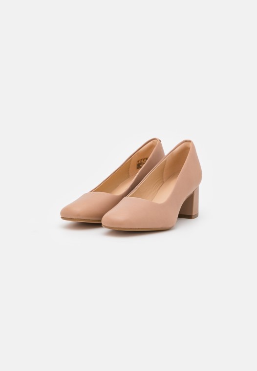 Pura Corte Tacones Clásicos Praliné Clarks