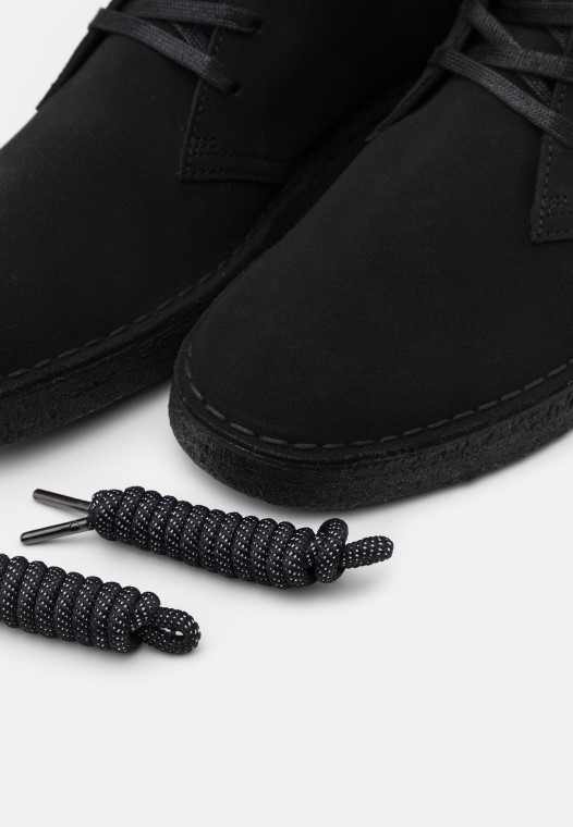 Desierto Carbón Casual Con Cordones Clarks Negro