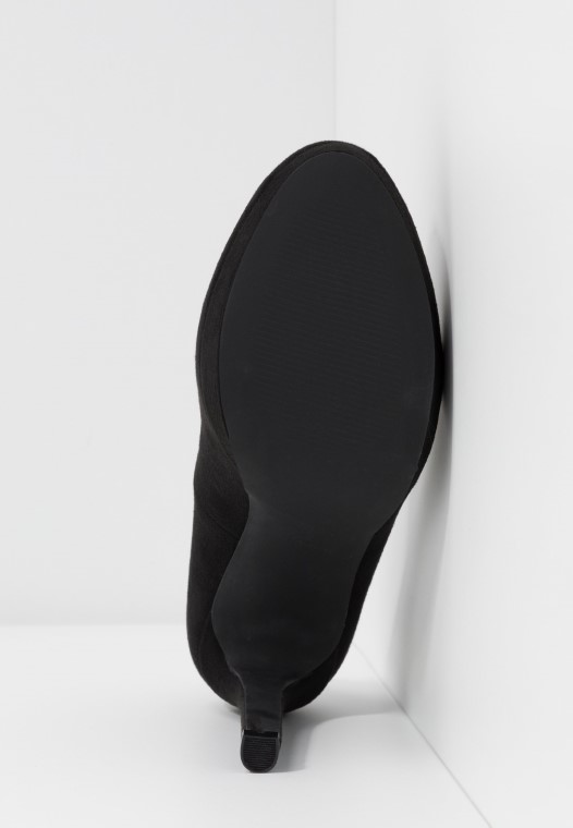 Tacones Altos Negros Clarks