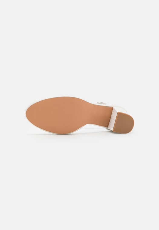 Cuero Tacones Clasicos Clarks Blanco