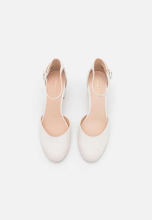 Cuero Tacones Clasicos Clarks Blanco