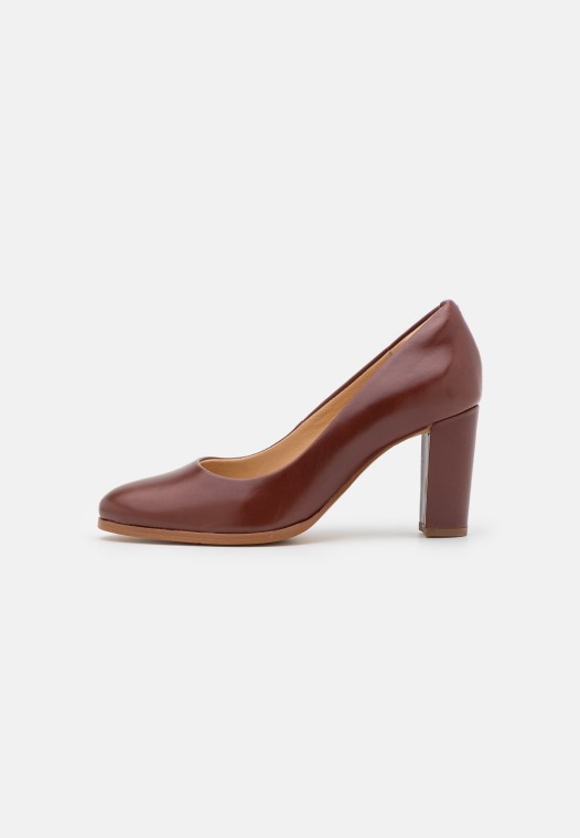 Británico Bronceado Clarks Kaylcara Tacones Clásicos