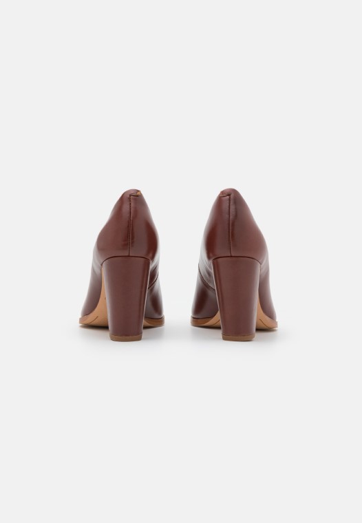 Británico Bronceado Clarks Kaylcara Tacones Clásicos