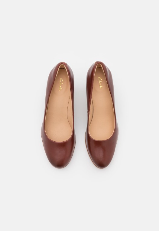 Británico Bronceado Clarks Kaylcara Tacones Clásicos