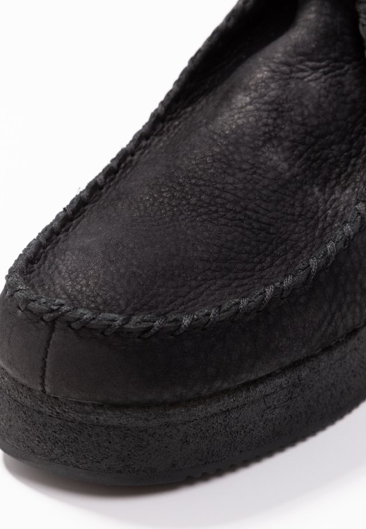 Botines Negros Con Plataforma Wallabee Hechos A Mano De Clarks