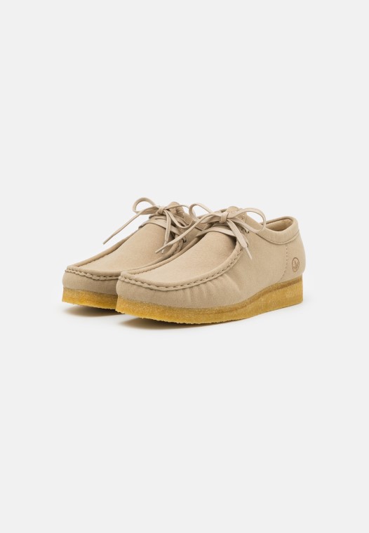 Clarks Wallabee Casual Cordones Arena