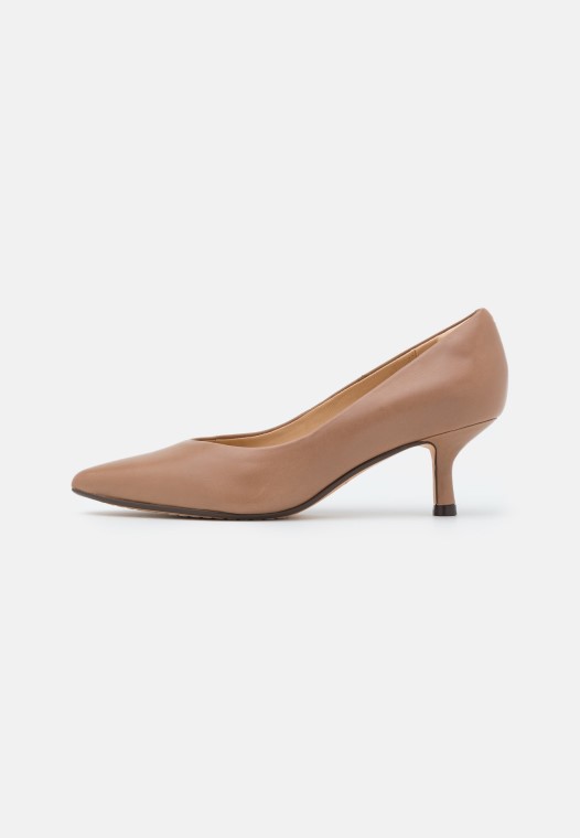 Corte Violeta Tacones Clásicos Clarks Praliné