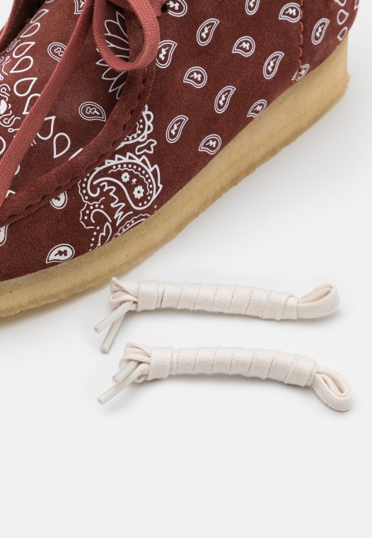Botas Wallabee Informales De Azulejos Con Cordones Clarks