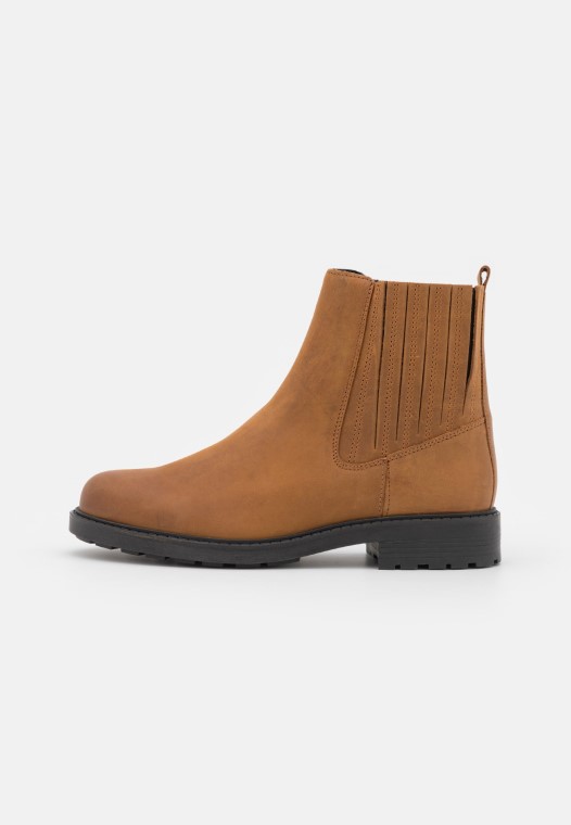 Botines Clasicos Orinoco Marron Clarks