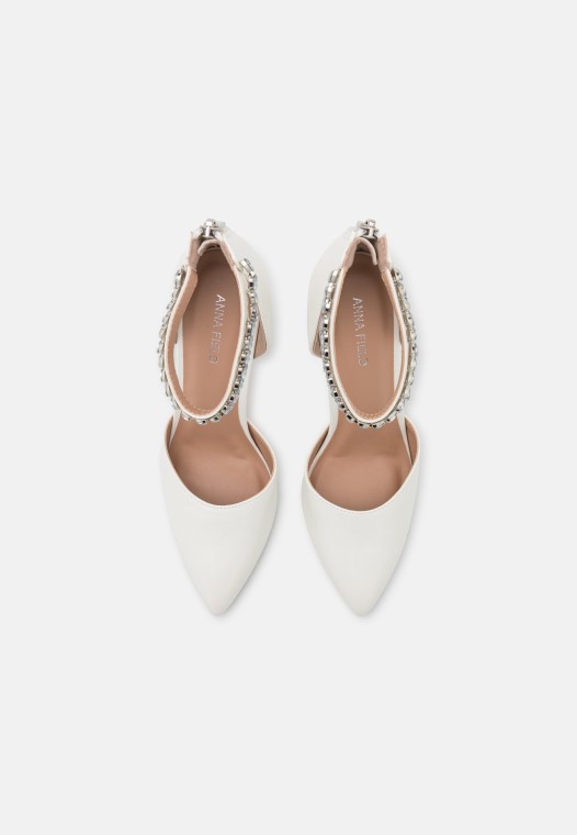 Tacones Clasicos Clarks Blancos