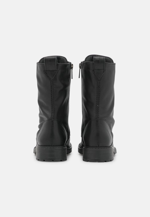 Botines Con Cordones Estilo Orinoco Clarks Negros