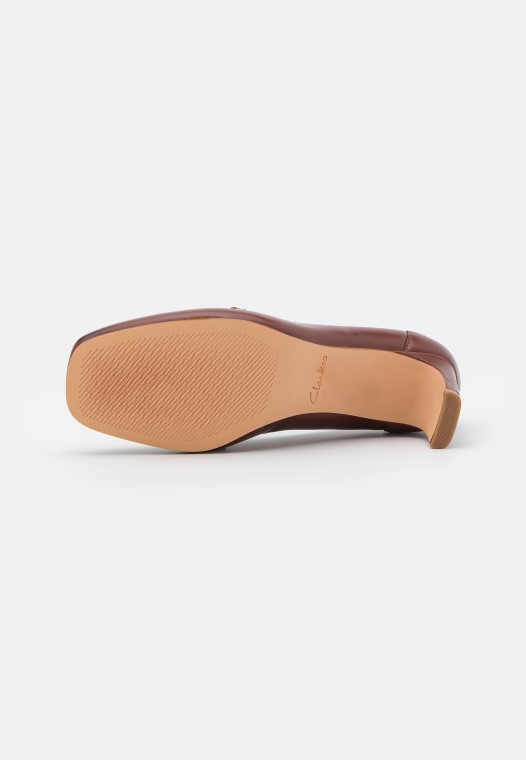 British Bronceado Seren Tacones Clasicos Clarks