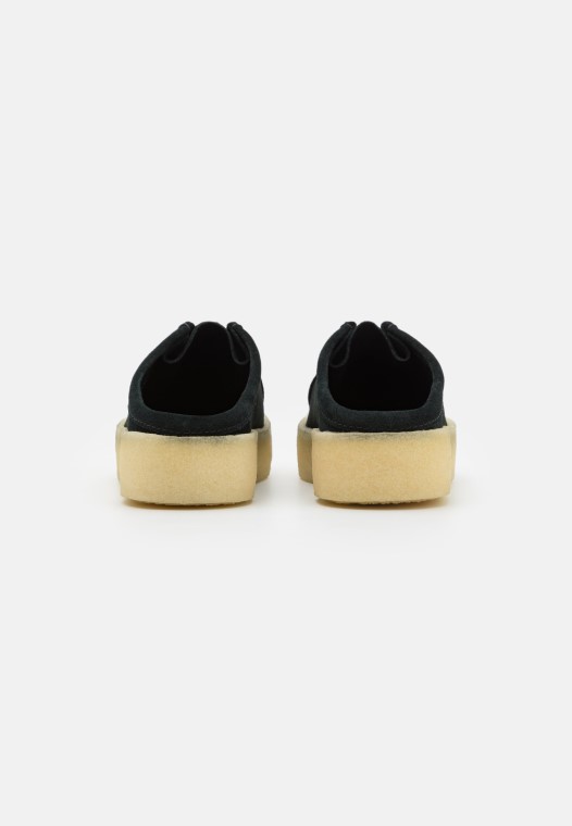 Vaso Clarks Wallabee Negro Zuecos
