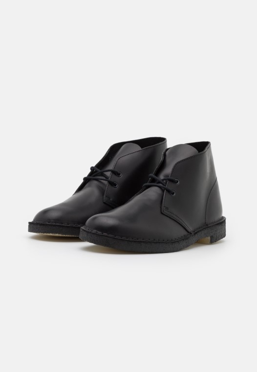 Bota Safari Casual Con Cordones Negro Clarks