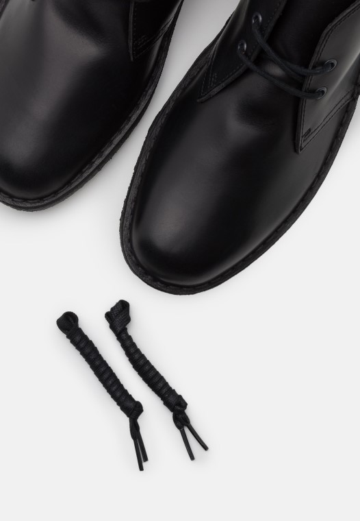 Bota Safari Casual Con Cordones Negro Clarks