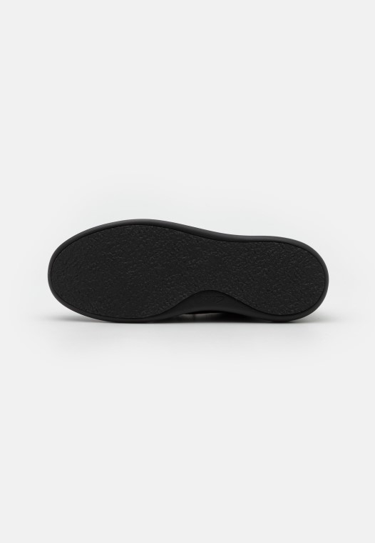 Negro Court Lite Wally Con Cordones Clarks