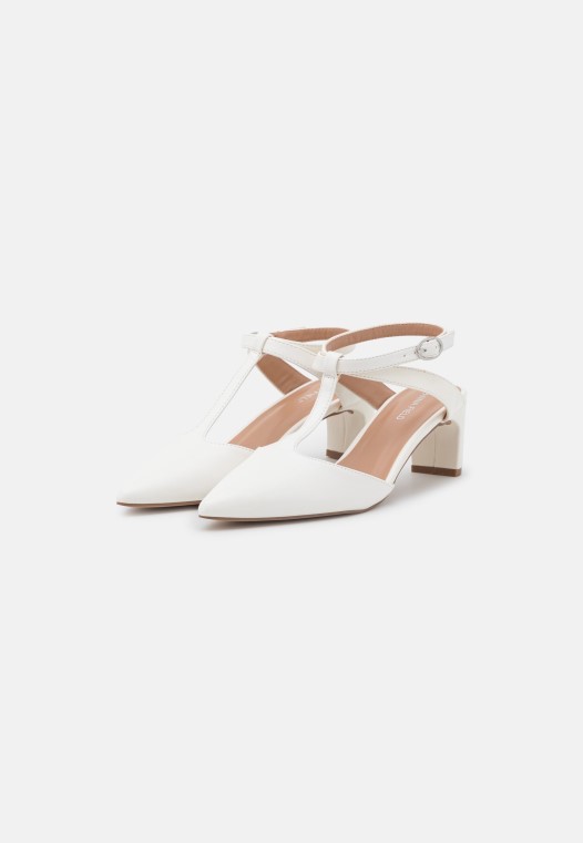 Tacones Clasicos Clarks Blancos