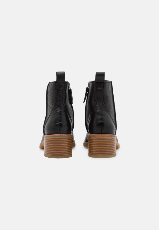 Botines Clarks Cologne Zip Clasico Negro