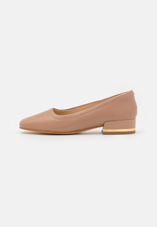 Seren Court Classic Tacones Clarks Praliné