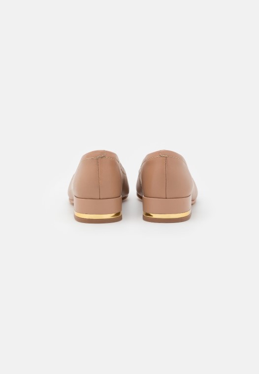 Seren Court Classic Tacones Clarks Praliné