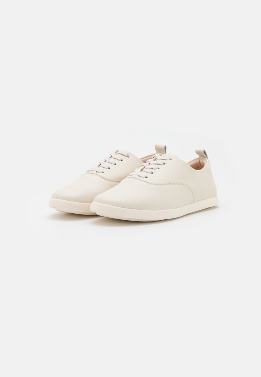 Zapatos Con Cordones Casuales Clarks White Ace Lite Tie