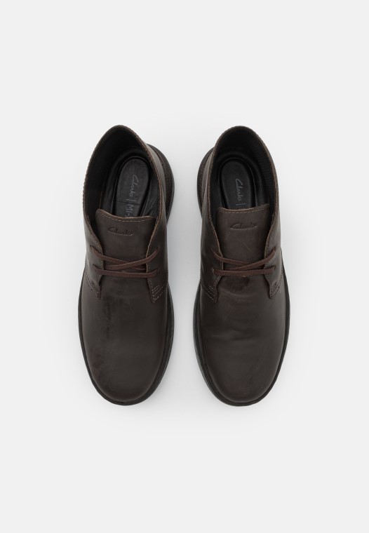 Marrón Oscuro Clarks Court Lite Casual Con Cordones