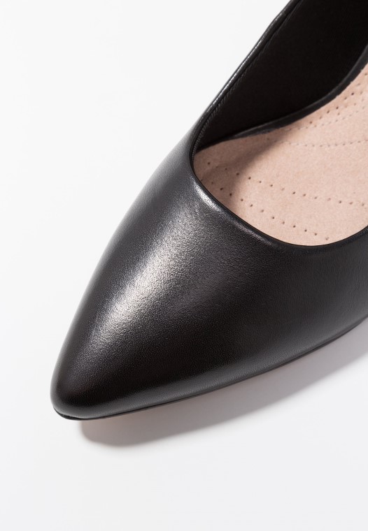 Negro Clarks Linvale Jerica Tacones Clásicos