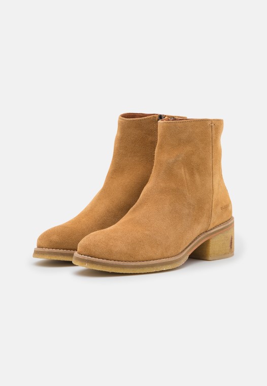 Botines Clarks Amara Classic Tostados