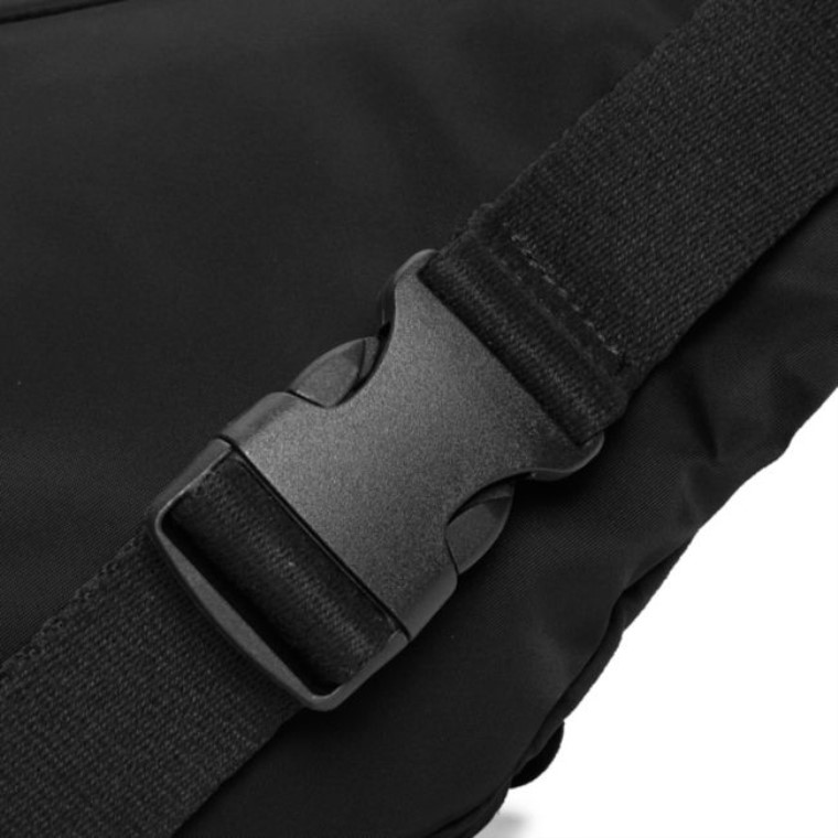 El Maratón Negro De Clarks Se Vuelve Negro