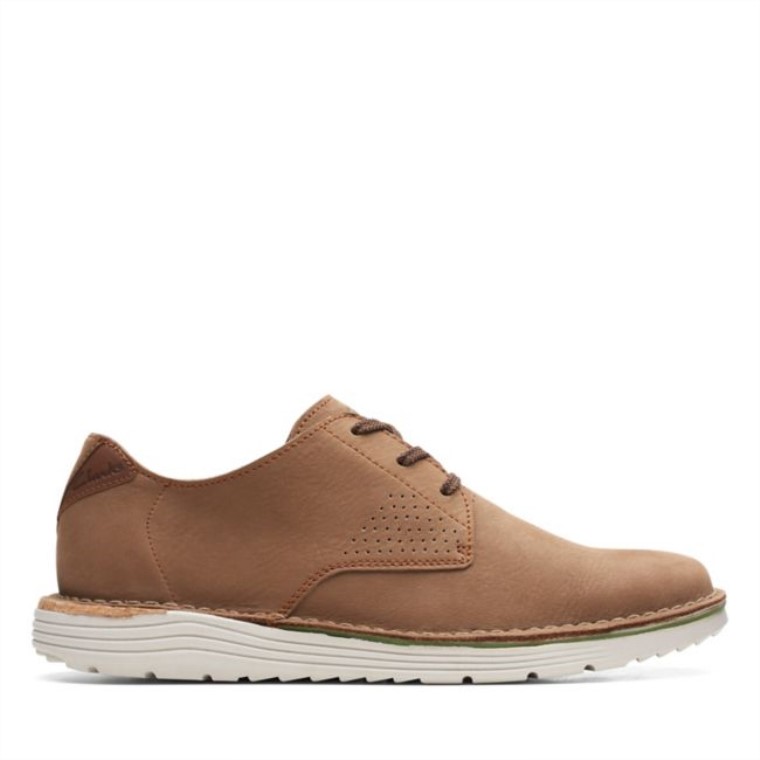 Clarks Taupe Nubuck B Runo Low Taupe Nubuck