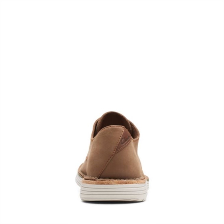 Clarks Taupe Nubuck B Runo Low Taupe Nubuck
