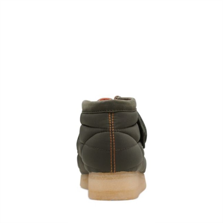Bota Wallabee Caqui Acolchada Clarks Caqui