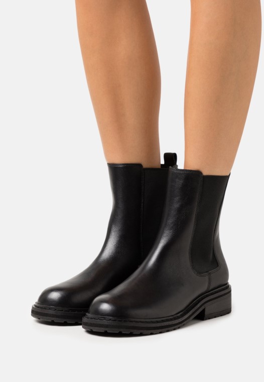 Negro Clarks Tilam Chelsea Botines Clásicos